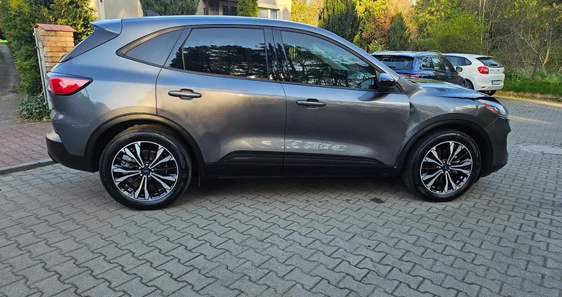 Ford Kuga cena 52700 przebieg: 17431, rok produkcji 2021 z Poznań małe 407